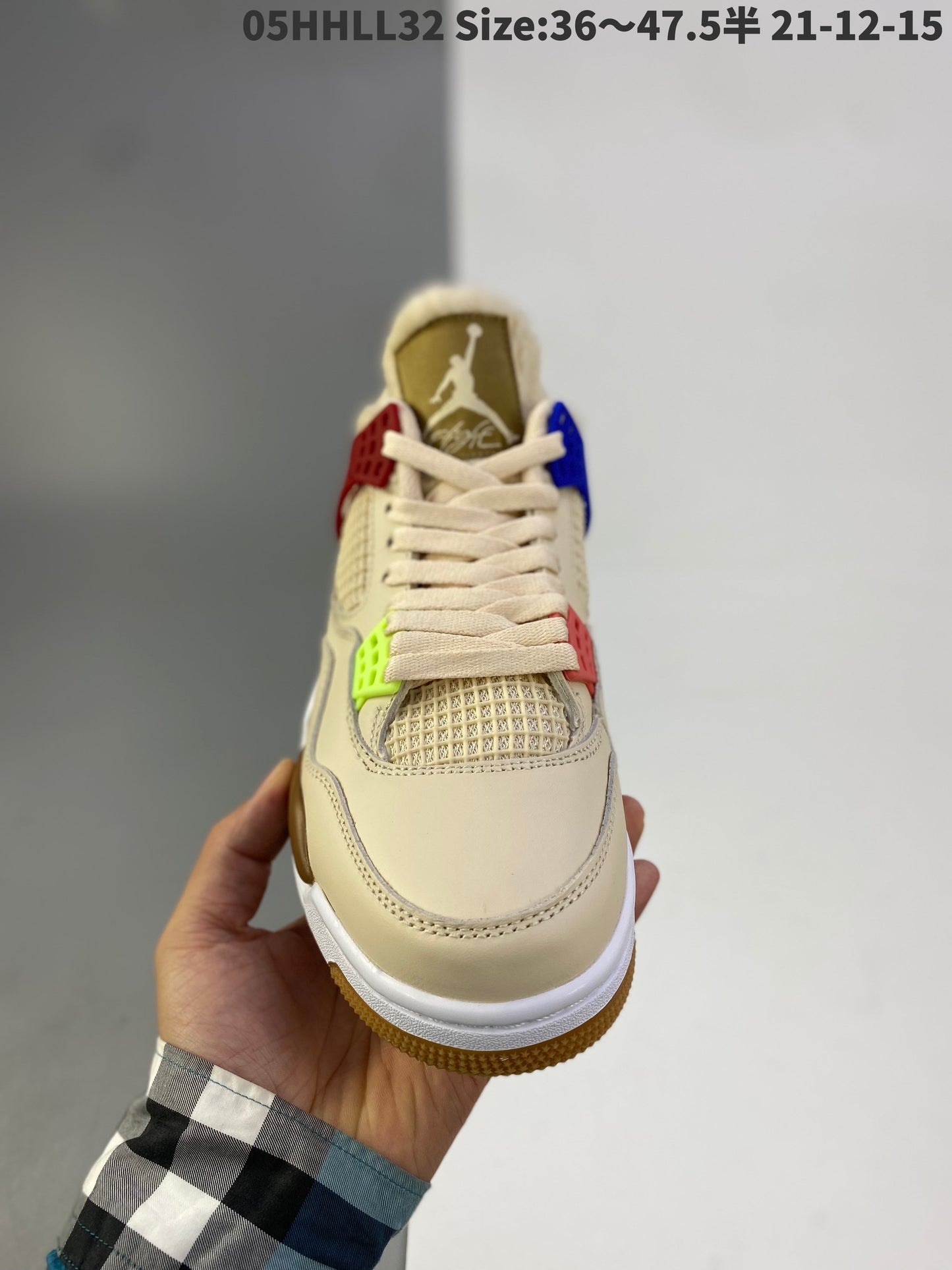 AIR JORDAN 4