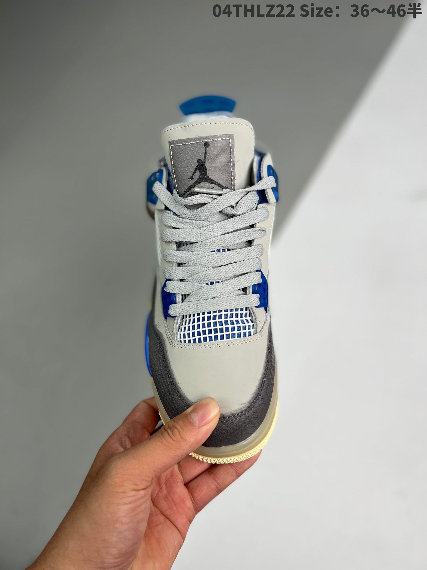 AIR JORDAN 4