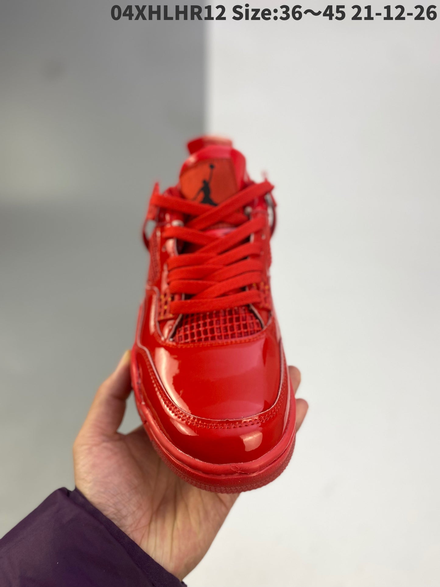 AIR JORDAN 4