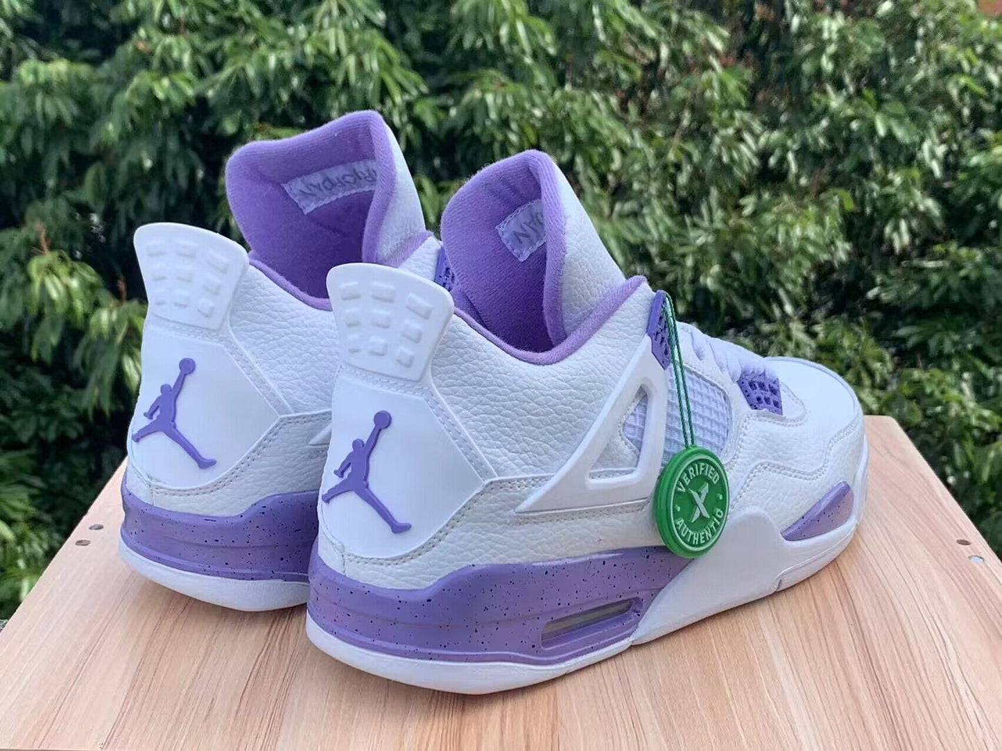 AIR JORDAN 4
