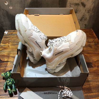 BALENCIAGA